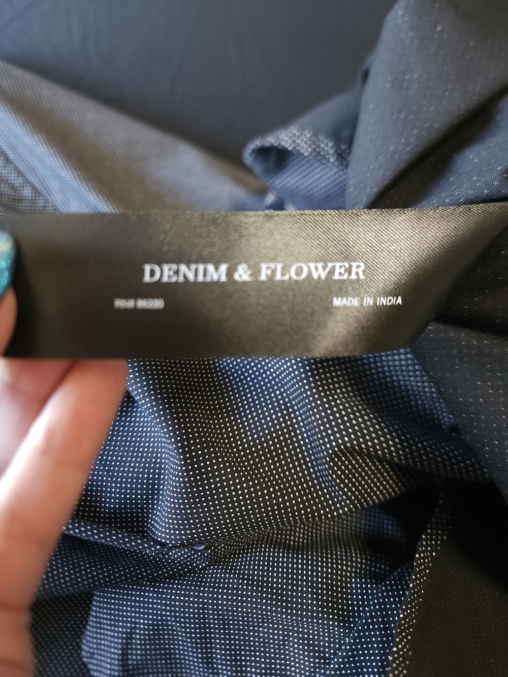 Denim & Flower Black Short-Sleeve Button-Down Shirt with Floral Trim - Picture 4 of 8